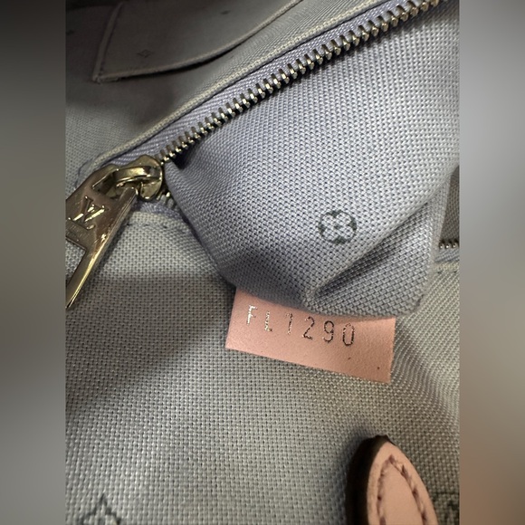 LOUIS VUITTON
Monogram Escale Onthego GM Pastel - Picture 13 of 14